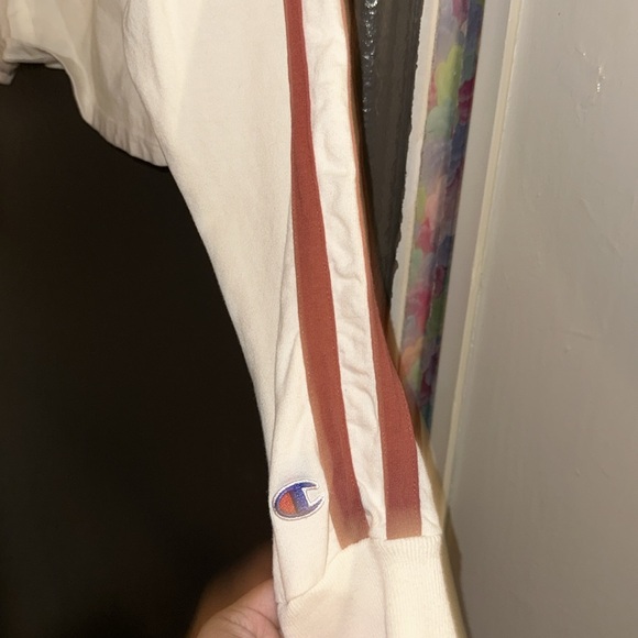 Champion cropped - Picture 2 of 4